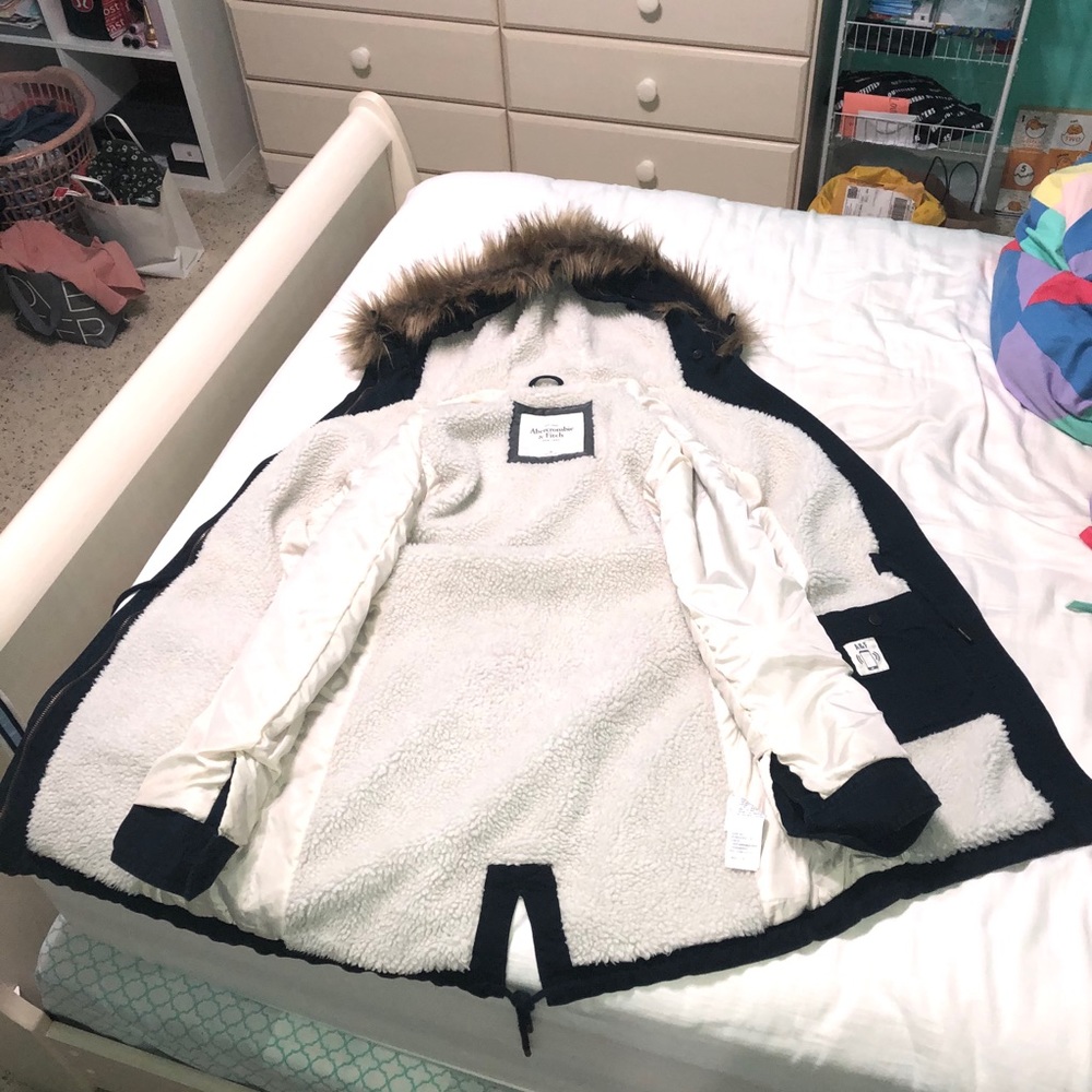 ABERCROMBIE & FITCH JACKET - Picture 15 of 16